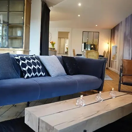 Maison Spacieuse Avec Piscine A Holiday home