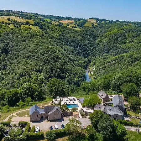 Maison Spacieuse Avec Piscine A Сasa de vacaciones