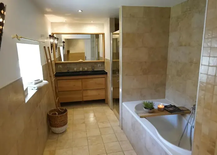 Сasa de vacaciones Maison Spacieuse Avec Piscine A *