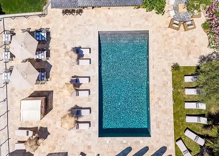 Сasa de vacaciones Maison Spacieuse Avec Piscine A Maleville