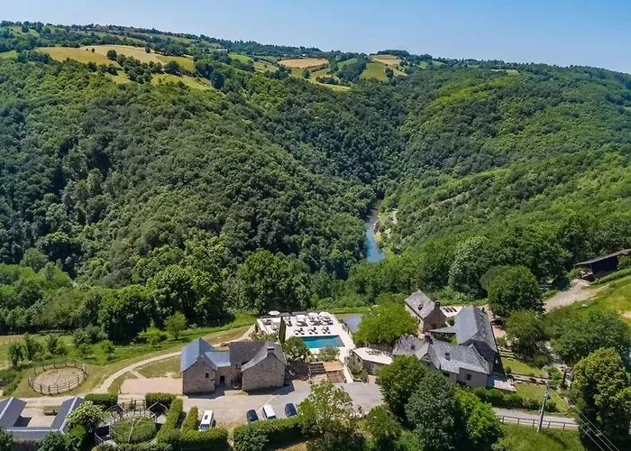 Maison Spacieuse Avec Piscine A Сasa de vacaciones