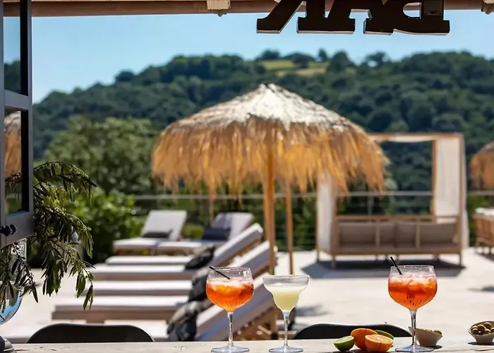 Сasa de vacaciones Maison Spacieuse Avec Piscine A